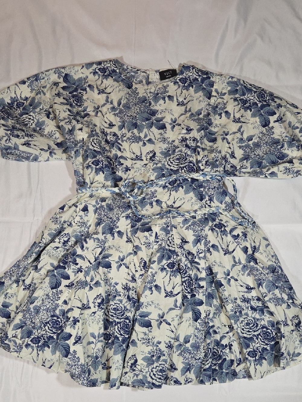Vici Blue And White Floral Belted Dress Size Small